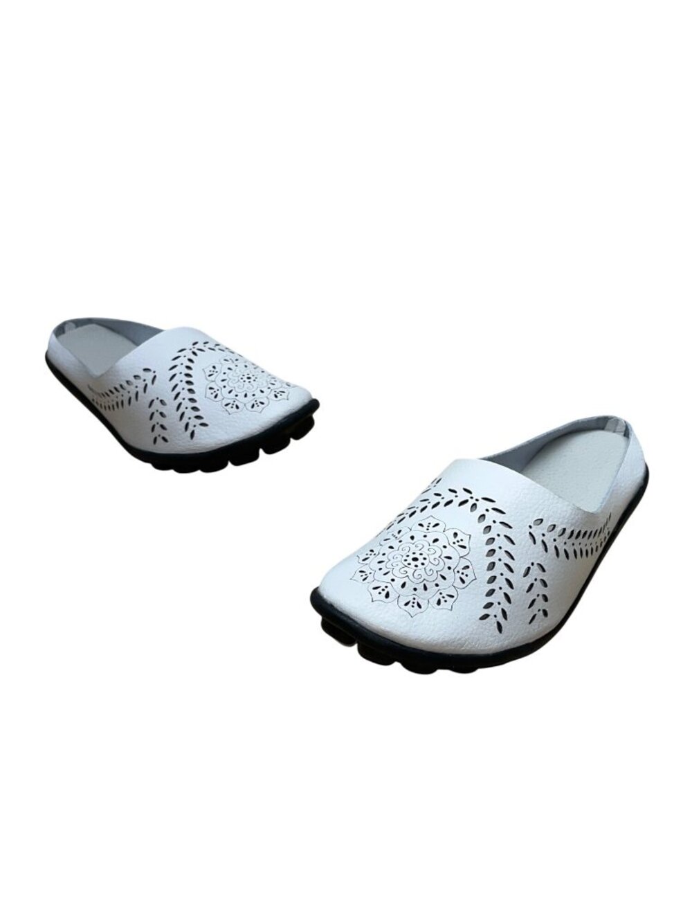 Women’s White Faux Leather Cut Out Floral Design Black Soles Slip-On Shoes Sz 37